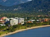 Holiday Inn Cairns Harbourside image 11