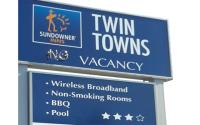 Sundowner Twin Towns Motel image 1