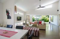 Cairns Holiday Homes image 1