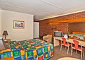 Econo Lodge Hacienda Motel Geelong image 3