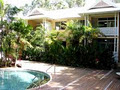 Palm Cove Tropic Apartments image 2