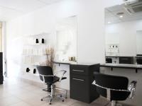 Dezine Hair Studio image 4