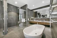 Serviced Apartments Melbourne Platinum image 4