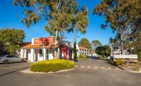 Nightcap at Ferntree Gully Hotel Motel image 3