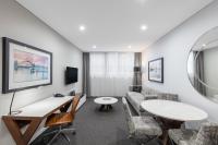 Meriton Suites North Sydney image 12