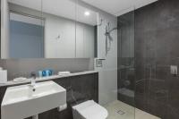 Meriton Suites Carter Street, Lidcombe image 1