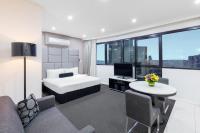 Meriton Suites Kent Street Sydney image 5