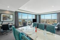 Meriton Suites World Tower Sydney image 7