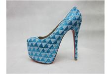 www.heelretails.com image 1