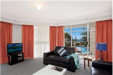 Burleigh Surf Beachfront Apartments image 1