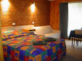 Country Roads Motor Inn image 2
