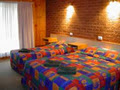 Country Roads Motor Inn image 3