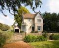 Highfield Cottage in Sutton Forest logo