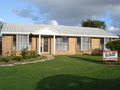 Seaside Escape Tin Can Bay Holiday Rentals Dog Friendly image 1