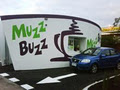 MUZZ BUZZ GIRRAWHEEN logo