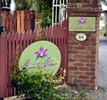 Country Charm Cottages Beechworth logo